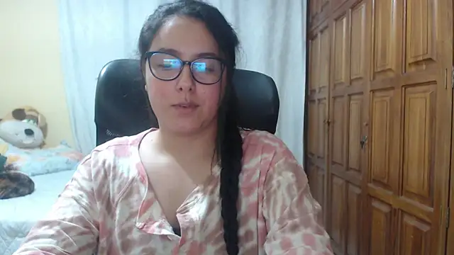 Venus cat  online show from 04-14-26, 02:50