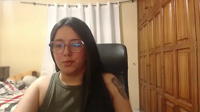 Snapshot of Venus_cat_ chatting on 07-10-26, 11:18 Venus cat online show from 07-10-26, 11:18