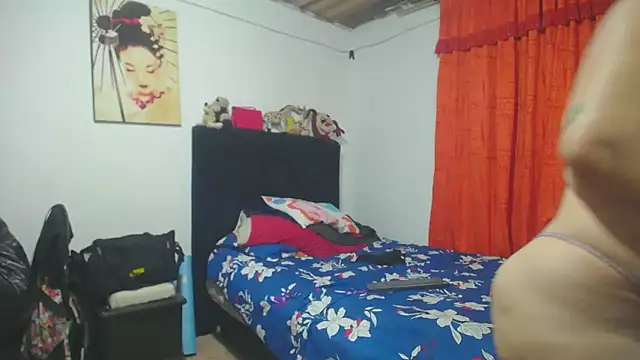 Snapshot of Meloncillo_and_Babyliss99 chatting on 01-08-26, 12:46 Meloncillo and Babyliss99 online show from 01-08-26, 12:46