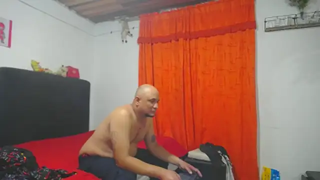 Snapshot of Meloncillo_and_Babyliss99 chatting on 02-04-26, 12:38 Meloncillo and Babyliss99 online show from 02-04-26, 12:38