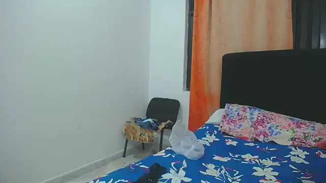 Snapshot of Meloncillo_and_Babyliss99 chatting on 04-11-26, 01:32 Meloncillo and Babyliss99 online show from 04-11-26, 01:32