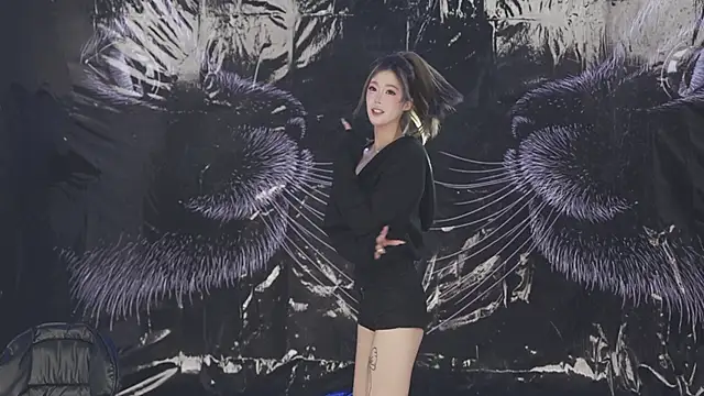 Snapshot of sweetgirls666 chatting on 04-07-26, 11:21 sweetgirls666 online show from 04-07-26, 11:21