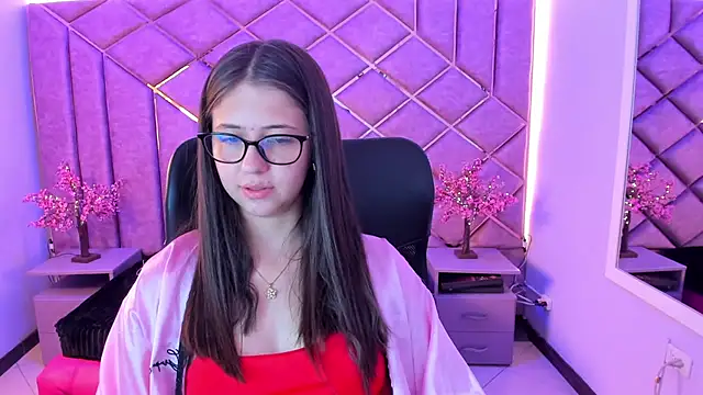 Snapshot of sarah_sweett_ chatting on 07-18-26, 04:22 sarah sweett online show from 07-18-26, 04:22