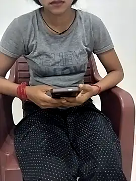 Snapshot of Pinki_baby299 chatting on 10-01-25, 06:03 Pinki baby299 online show from 10-01-25, 06:03