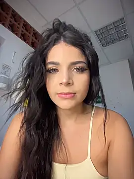Snapshot of ArieliciousXXX chatting on 06-13-26, 01:20 ArieliciousXXX online show from 06-13-26, 01:20