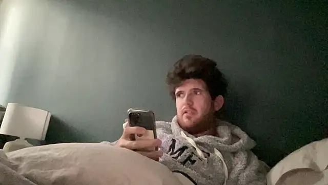 Snapshot of VersaGoo chatting on 10-18-25, 03:24 VersaGoo online show from 10-18-25, 03:24