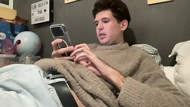 Snapshot of VersaGoo chatting on 11-17-25, 06:24 VersaGoo online show from 11-17-25, 06:24