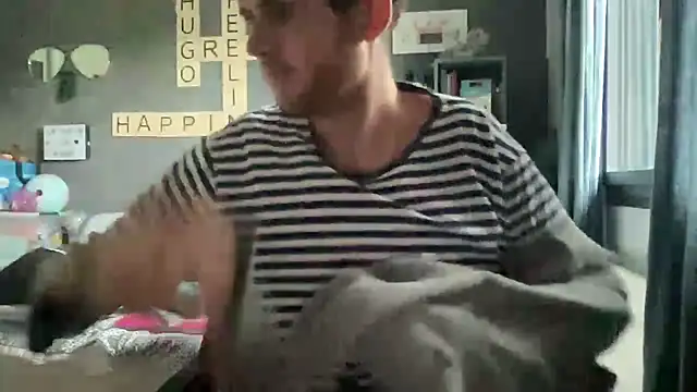 Snapshot of VersaGoo chatting on 11-29-25, 02:42 VersaGoo online show from 11-29-25, 02:42