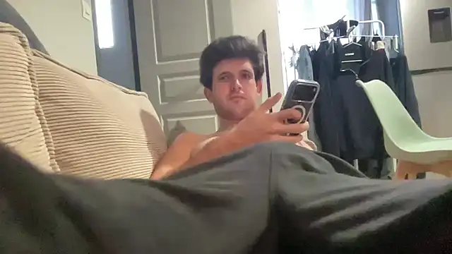 Snapshot of VersaGoo chatting on 12-19-25, 09:38 VersaGoo online show from 12-19-25, 09:38