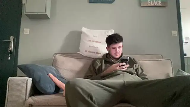 Snapshot of VersaGoo chatting on 01-09-26, 03:04 VersaGoo online show from 01-09-26, 03:04