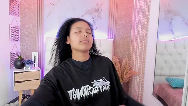 Snapshot of AriaVega chatting on 02-11-26, 12:54 AriaVega online show from 02-11-26, 12:54