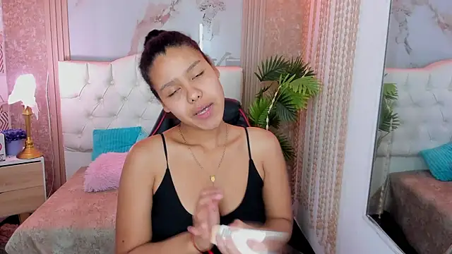 Snapshot of AriaVega chatting on 03-23-26, 11:47 AriaVega online show from 03-23-26, 11:47