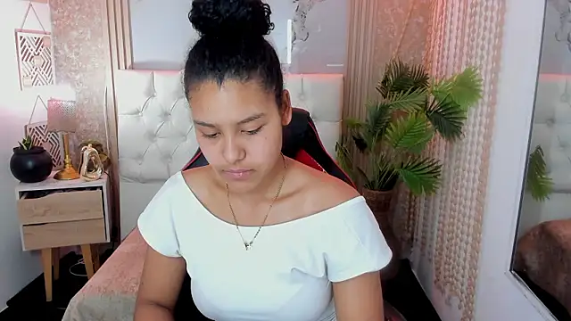 Snapshot of AriaVega chatting on 03-26-26, 12:44 AriaVega online show from 03-26-26, 12:44