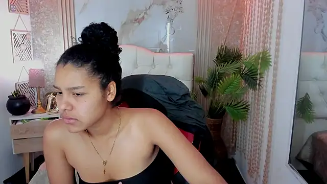 Snapshot of AriaVega chatting on 03-28-26, 12:05 AriaVega online show from 03-28-26, 12:05