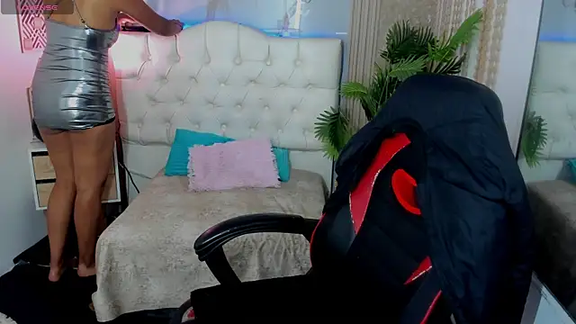 Snapshot of AriaVega chatting on 04-01-26, 01:41 AriaVega online show from 04-01-26, 01:41