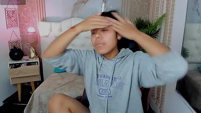 Snapshot of AriaVega chatting on 04-02-26, 12:36 AriaVega online show from 04-02-26, 12:36