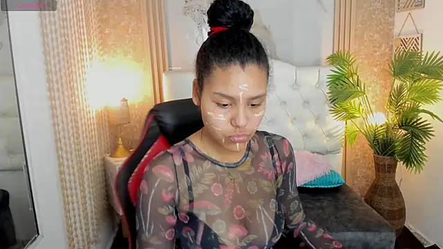 Snapshot of AriaVega chatting on 04-07-26, 01:00 AriaVega online show from 04-07-26, 01:00