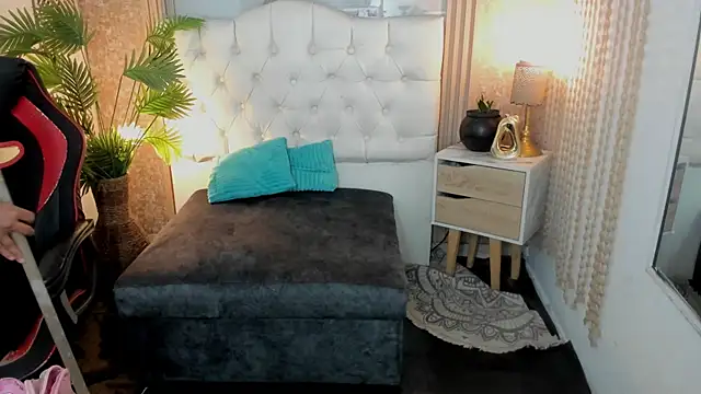 Snapshot of AriaVega chatting on 04-12-26, 01:16 AriaVega online show from 04-12-26, 01:16