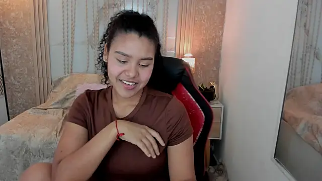 AriaVega online show from 05-18-26, 02:12