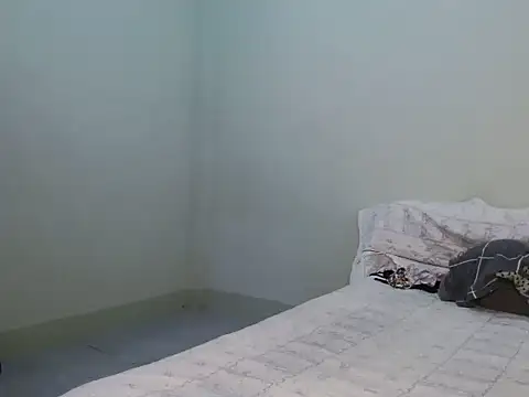 Snapshot of TeaseNPlease_13 chatting on 02-01-26, 09:24 TeaseNPlease 13 online show from 02-01-26, 09:24