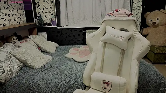 xAlisontiny online show from 06-13-26, 11:46