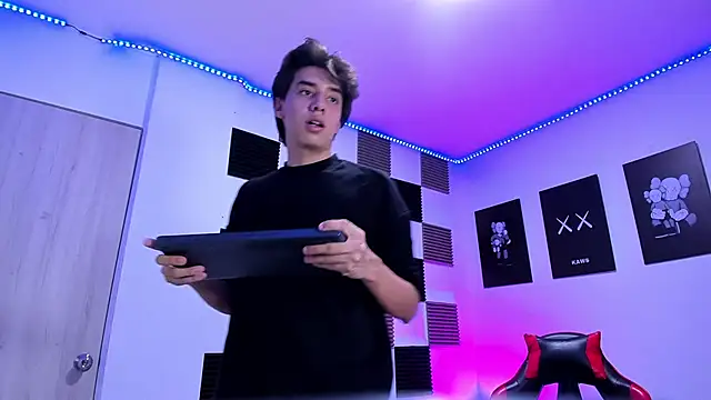 jeycobb online show from 04-07-26, 01:06