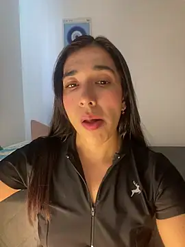 Snapshot of SabrinaEvanss_ chatting on 04-25-26, 08:17 SabrinaEvanss online show from 04-25-26, 08:17