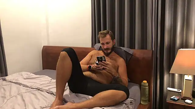 Snapshot of mrmaxiy chatting on 03-05-26, 11:28 mrmaxiy online show from 03-05-26, 11:28