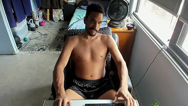 Snapshot of CassiusJohnson chatting on 10-18-25, 01:41 CassiusJohnson online show from 10-18-25, 01:41