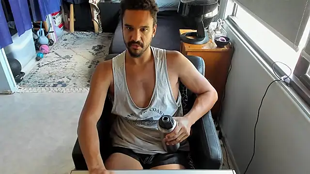 Snapshot of CassiusJohnson chatting on 10-23-25, 04:12 CassiusJohnson online show from 10-23-25, 04:12