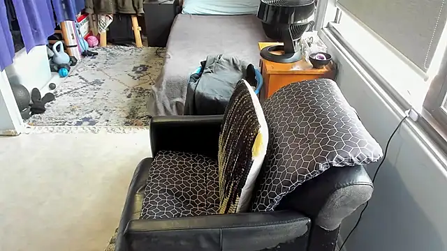 Snapshot of CassiusJohnson chatting on 10-30-25, 03:08 CassiusJohnson online show from 10-30-25, 03:08