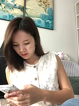 Snapshot of Mile-m chatting on 05-21-26, 03:02 Mile-m online show from 05-21-26, 03:02