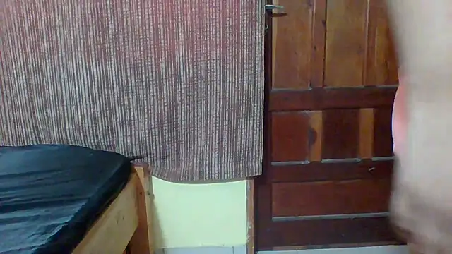 Snapshot of JuicyVixen_ chatting on 03-14-26, 08:20 JuicyVixen online show from 03-14-26, 08:20