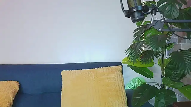 luna valen online show from 05-28-26, 04:10