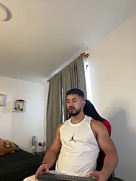 Ezzio Scolaro online show from 03-12-26, 09:10