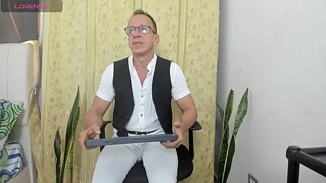  axelking  online show from 07-06-26, 11:51