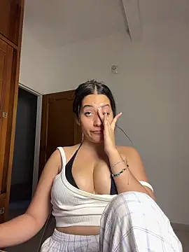 Snapshot of Nhefertary chatting on 02-27-26, 01:27 Nhefertary online show from 02-27-26, 01:27