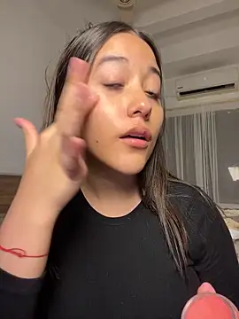 Snapshot of Nhefertary chatting on 03-18-26, 12:47 Nhefertary online show from 03-18-26, 12:47