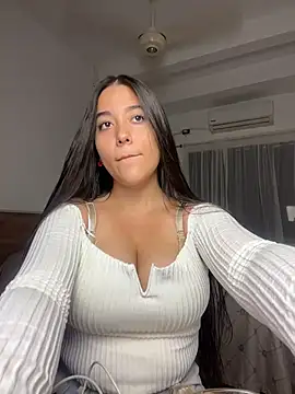 Snapshot of Nhefertary chatting on 03-24-26, 01:54 Nhefertary online show from 03-24-26, 01:54