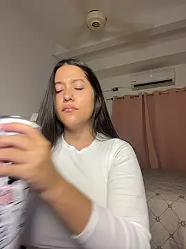 Snapshot of Nhefertary chatting on 04-06-26, 03:37 Nhefertary online show from 04-06-26, 03:37