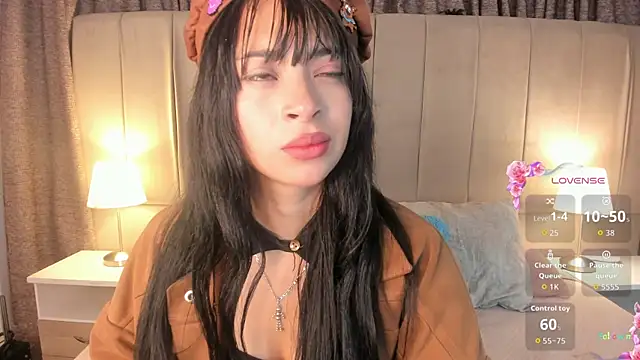 Snapshot of alahia_hank chatting on 11-07-25, 06:08 alahia hank online show from 11-07-25, 06:08