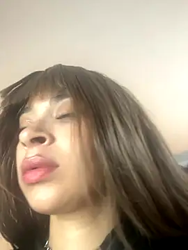 Snapshot of alahia_hank chatting on 11-27-25, 06:32 alahia hank online show from 11-27-25, 06:32