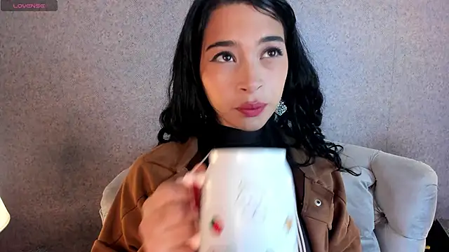 Snapshot of alahia_hank chatting on 01-14-26, 06:13 alahia hank online show from 01-14-26, 06:13