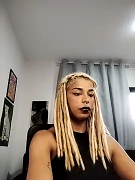 Snapshot of Helenoir chatting on 06-27-26, 08:14 Helenoir online show from 06-27-26, 08:14