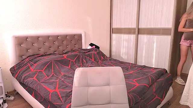 Snapshot of hello_kittyyk chatting on 10-17-25, 11:46 hello kittyyk online show from 10-17-25, 11:46