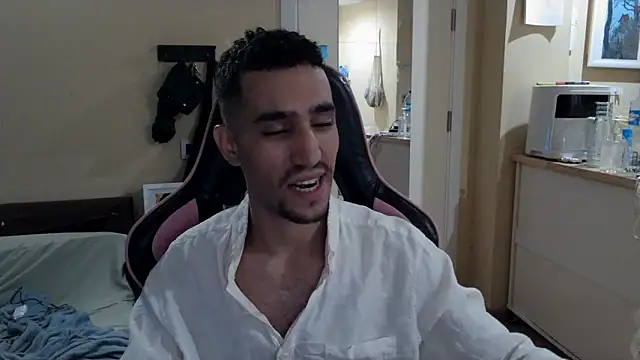 Snapshot of junokun22 chatting on 10-11-25, 06:28 junokun22 online show from 10-11-25, 06:28