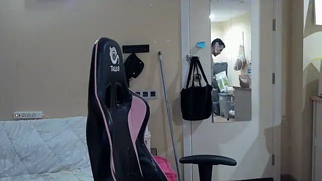 Snapshot of junokun22 chatting on 10-23-25, 06:50 junokun22 online show from 10-23-25, 06:50