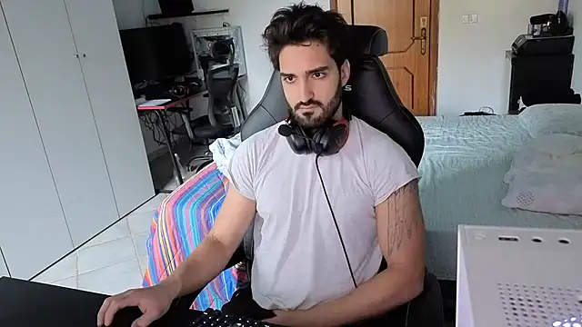 Al3xox02 online show from 04-03-26, 10:02