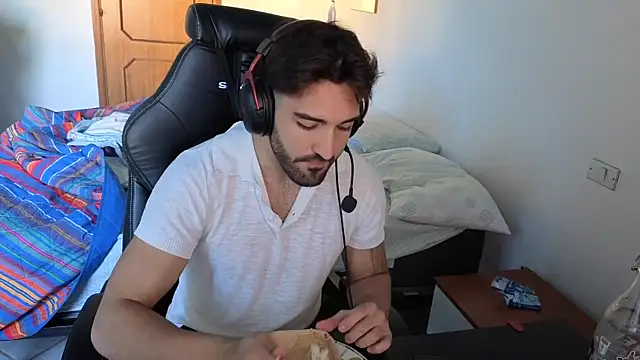 Al3xox02 online show from 04-08-26, 03:12