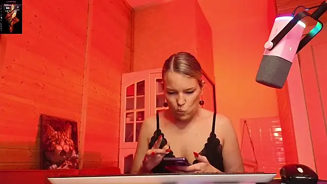 Snapshot of Lady_Shine chatting on 04-14-26, 03:29 Lady Shine online show from 04-14-26, 03:29